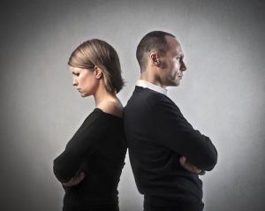 불행한 연인이 헤어지지 못하는 7가지 이유