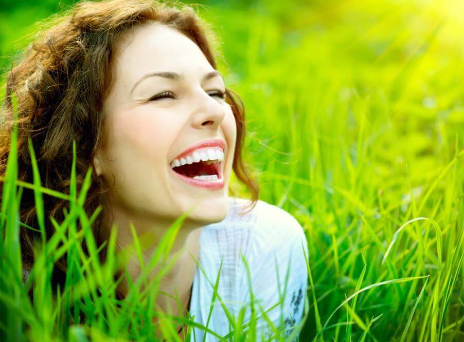 미소 짓는 법을 아는 여자