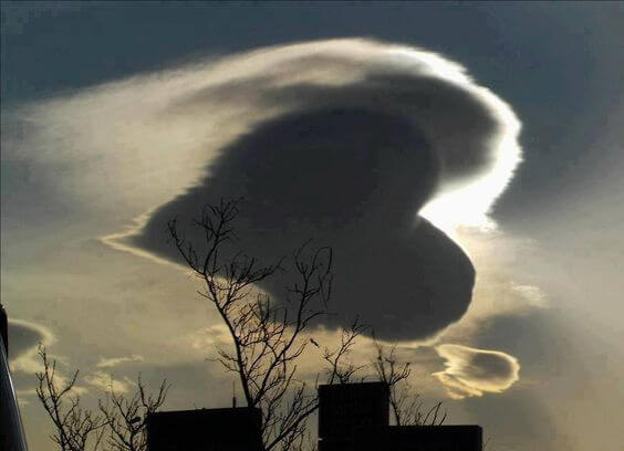 하트 모양 구름