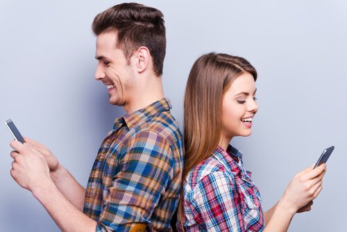 퍼빙(Phubbing): 핸드폰이 우리의 관계를 어떻게 망치는가