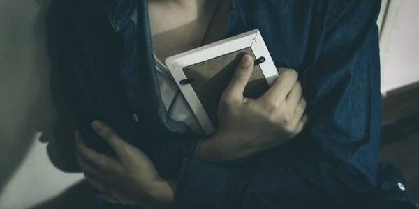 병리적 슬픔을 어떻게 치료하는가: 안녕을 고하는 방법