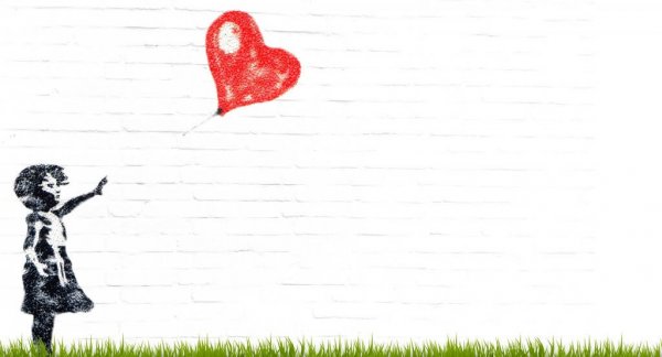 빨간 하트 풍선을 놓친 여자 아이 그림