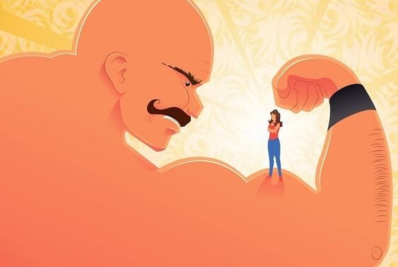 엄청 커다란 남자의 팔뚝 위에 서있는 여자 그림