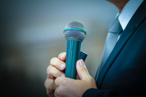 대중 연설을 잘 하기 위한 9가지 비법