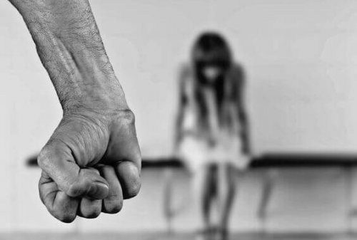 여자 배경 주먹