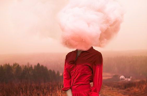 여자와 빨간 구름 머리: 인지 심리학