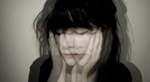무감각(Flat Affect) 혹은 정서적 무관심