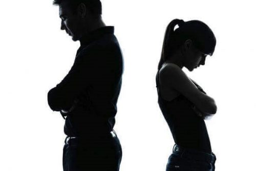 반항적인 청소년기 자녀를 둔 부모들을 위한 7가지 팁 아이와의 유대