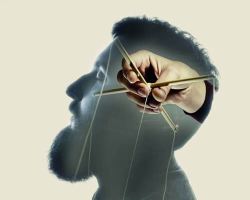 테러리즘: 어떻게 보통 사람들이 테러를 저지르게 될까?