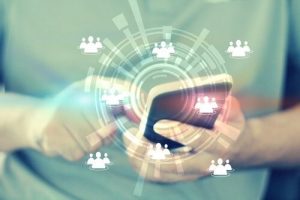 바이럴 뉴스는 우리를 어떻게 조종하는가