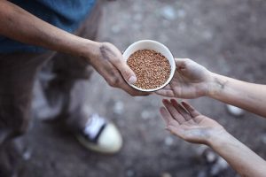 진정한 변화는 말이 아닌 정확한 예시를 통해 일어난다