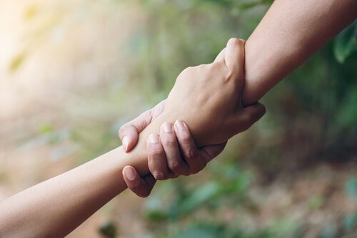 두 여 주인공은 서로를 완벽하다고 느낀다