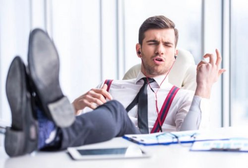 직장 환경을 해롭고 비 생산적으로 만드는 직장 내 나르시시스트 01