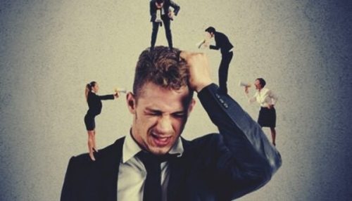 미세한 공격은 편견에 근거한다