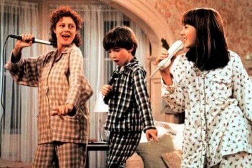 마이걸은 죽음 주위에서 일어나는 삶을 그린 슬픈 영화이다