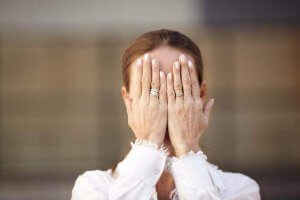 친숙한 대상을 알아보지 못하는 실인증