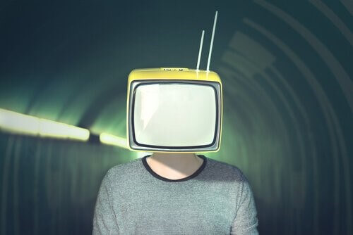 미디어 조종: 그 10 가지 전략