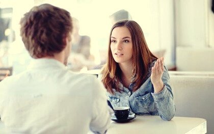 공감 없는 듣기: 감정적 애착의 결여
