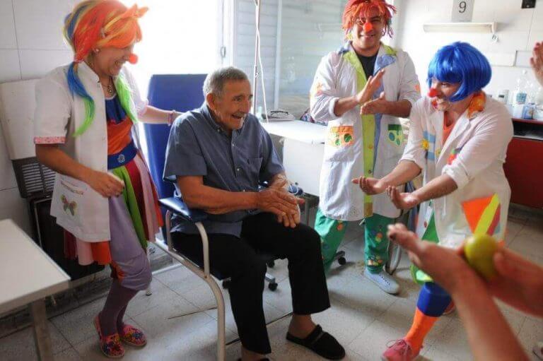 웃음 치료의 이점 7가지