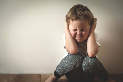 아이 스트레스 관리: 스트레스 받는 남자 아이
