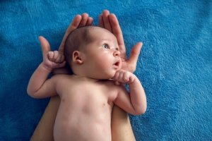 유아 시력: 아기들이 볼 수 있는 것