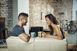 적극적인 의사소통: 부부 사이를 개선하는 방법