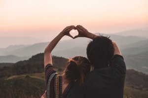 사랑과 필요의 차이점은 무엇인가?