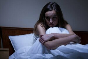 야간 불안의 원인과 치료법