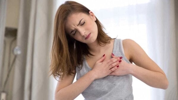 가슴 통증은 무조건 걱정해야 하는 증상일까?