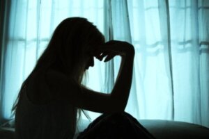 우울증 및 자살과 인터넷 사용 간에는 어떤 관계가 있을까?