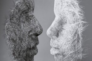 놀라운 방어 기제, 반동 형성