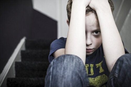 불안정한 애착 유형과 아동 학대 사이의 연결